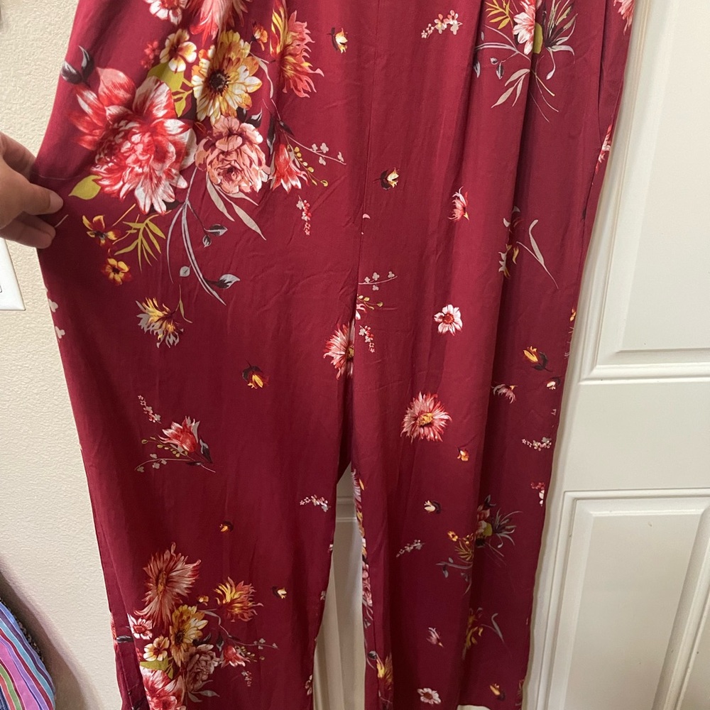 Floral Sleeveless Jumpsuit - Red - Picture 2 of 5